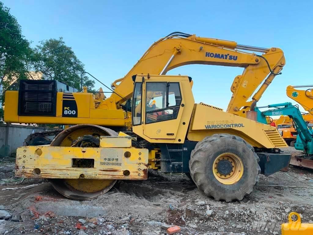 Bomag BW 225 D-3 雙輪滾壓機