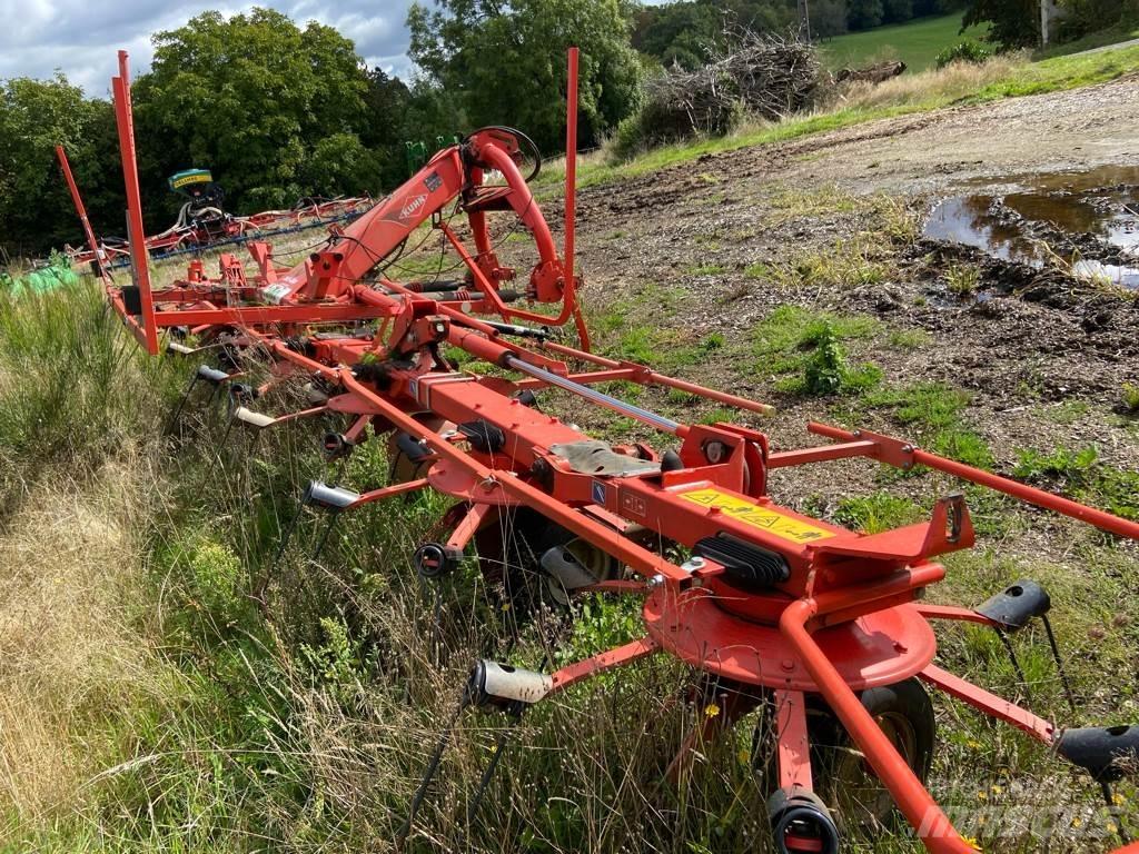 Kuhn GF8702 耙與翻草機