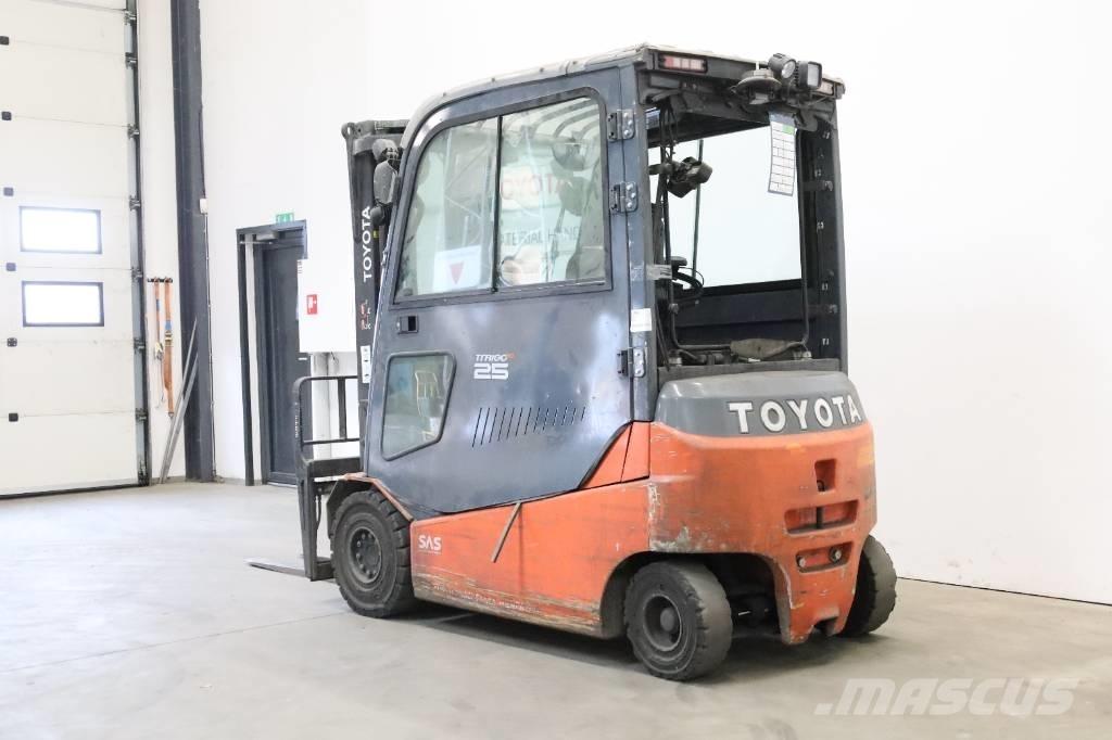 Toyota 8 FBMT 25 電動堆高機