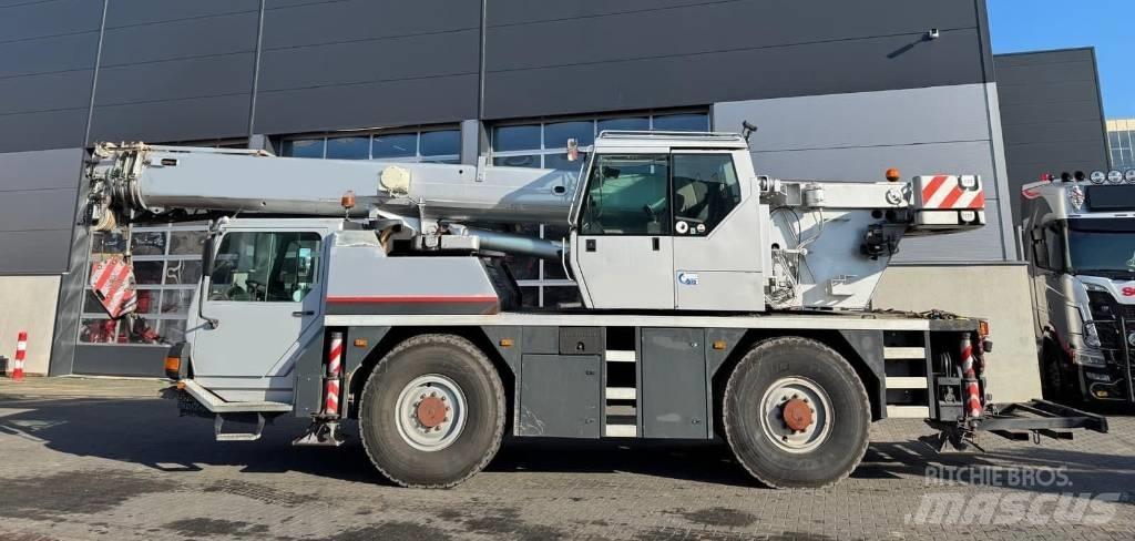 Liebherr LTM 1030-2 全路面起重機/吊車