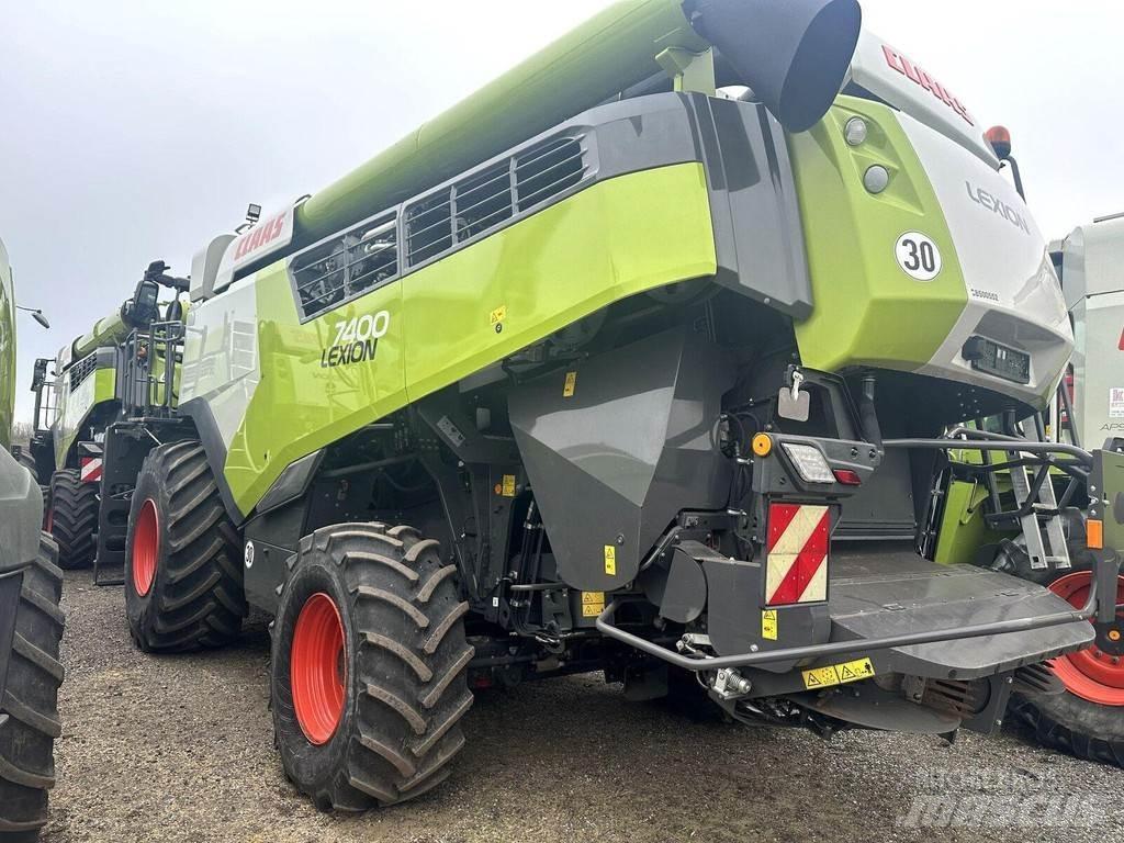 CLAAS 7400 聯合收穫機