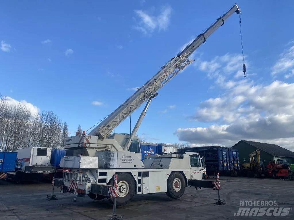 Liebherr LTM1030 全路面起重機/吊車