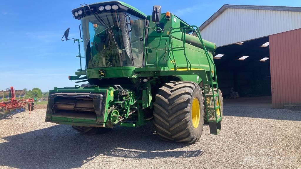 John Deere S690I 聯合收穫機