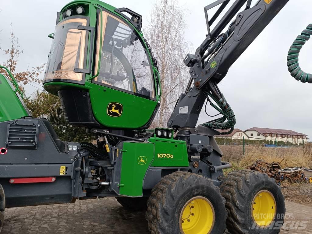 John Deere 1070G 收穫機
