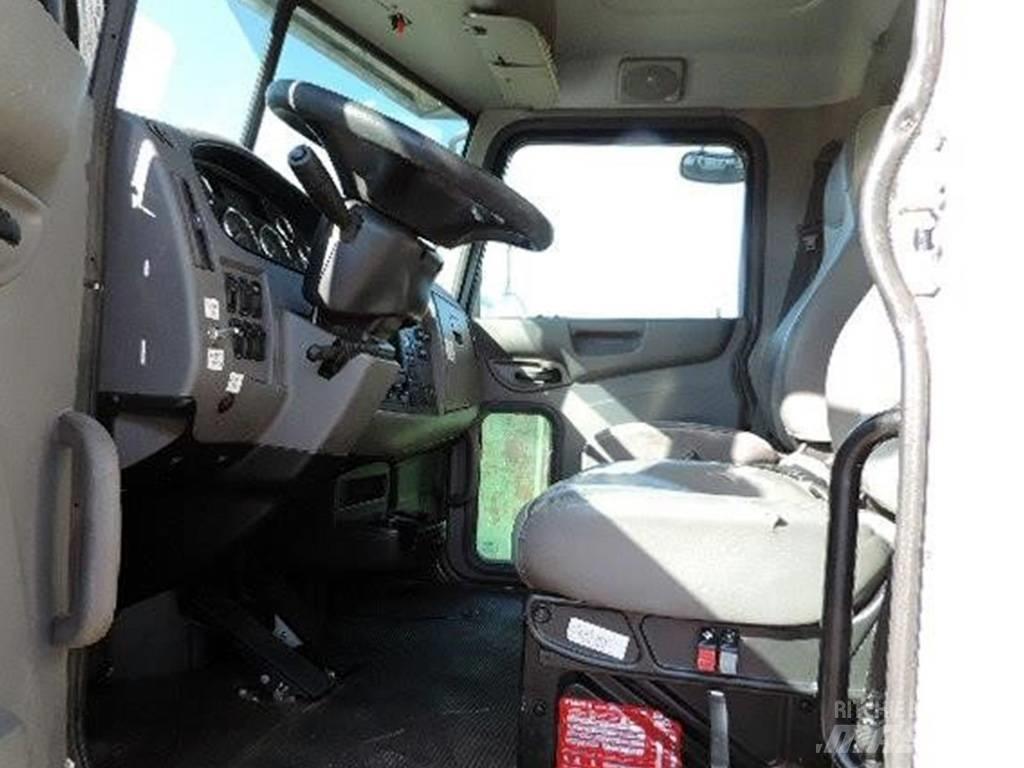 Peterbilt 348 傾卸式卡車