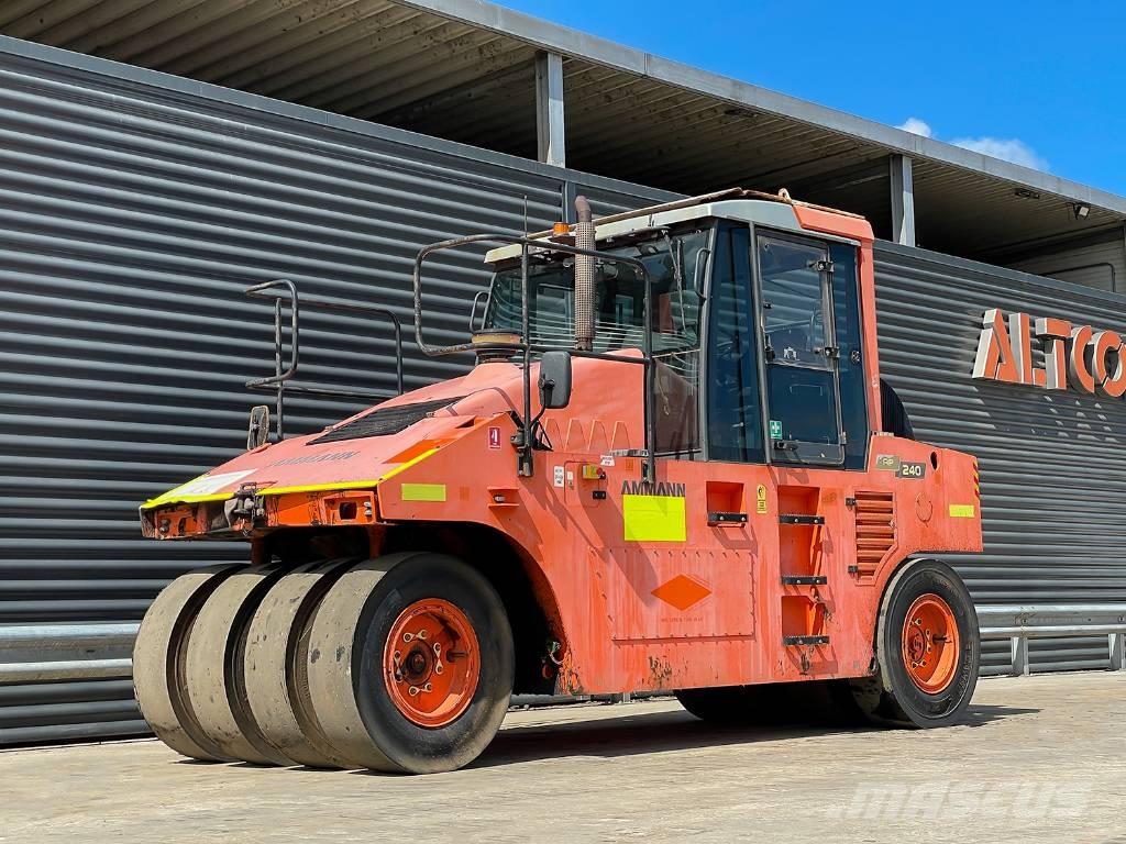 Ammann AP 240 膠輪滾壓機