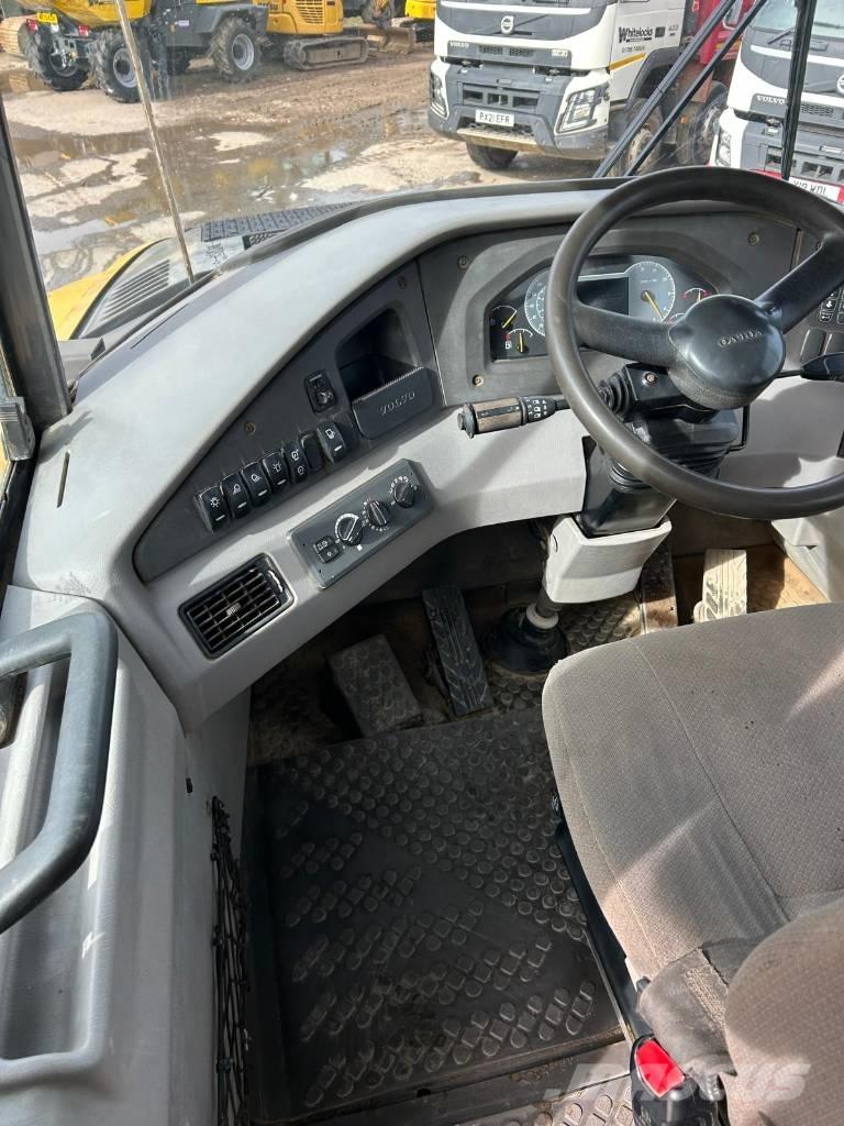 Volvo A 30 G 鉸接式起吊車