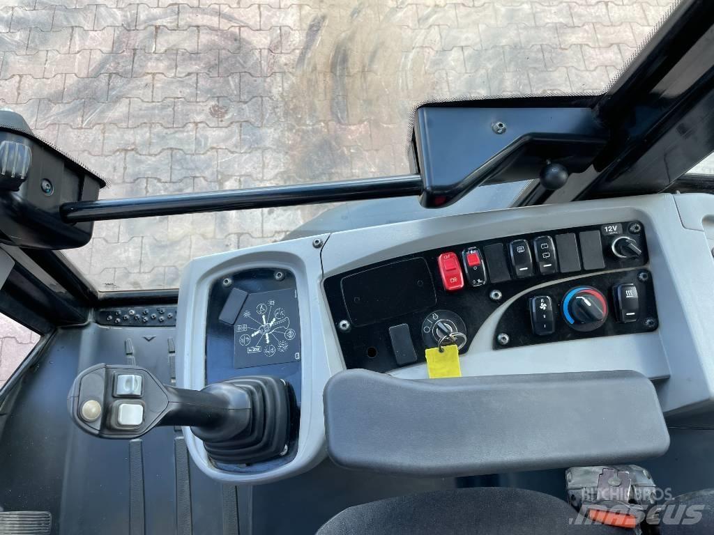 CAT 906 M 輪胎式裝載機