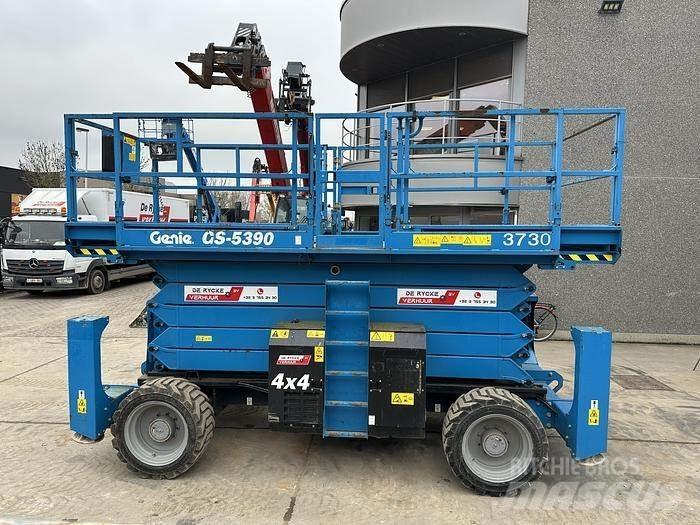 Genie GS5390 RT 曲臂高空作業車