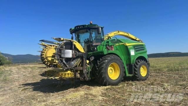 John Deere 8600 自走式飼料採集機