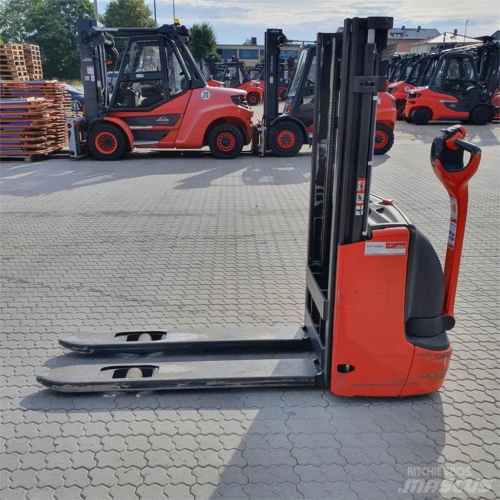 Linde L12 行走控制式堆積機