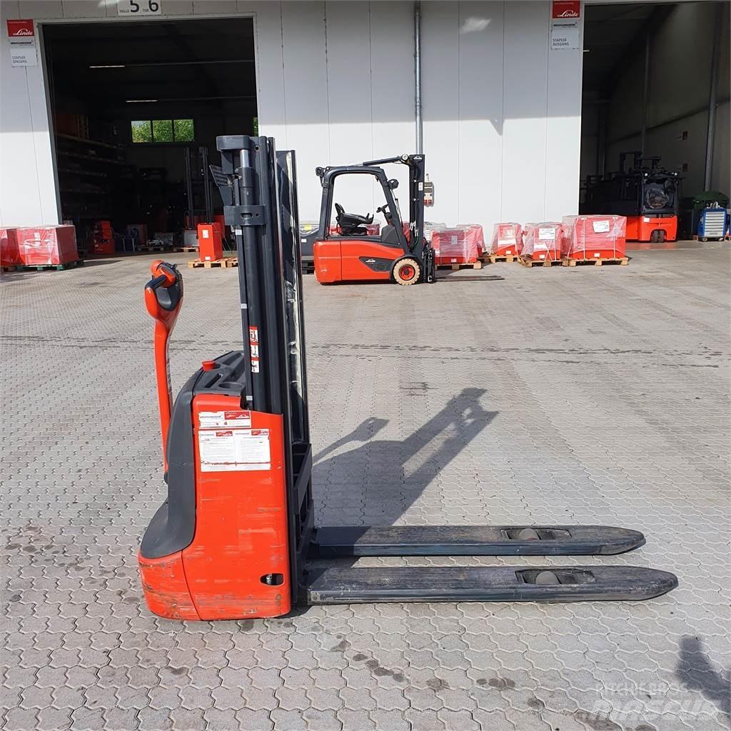 Linde L12 行走控制式堆積機