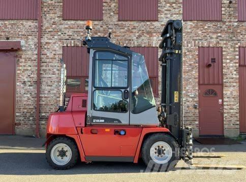 Kalmar DCF 55-6 H 柴油卡車