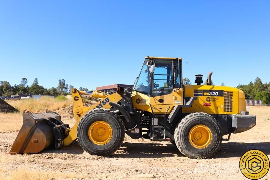 Komatsu WA 320-7 輪胎式裝載機