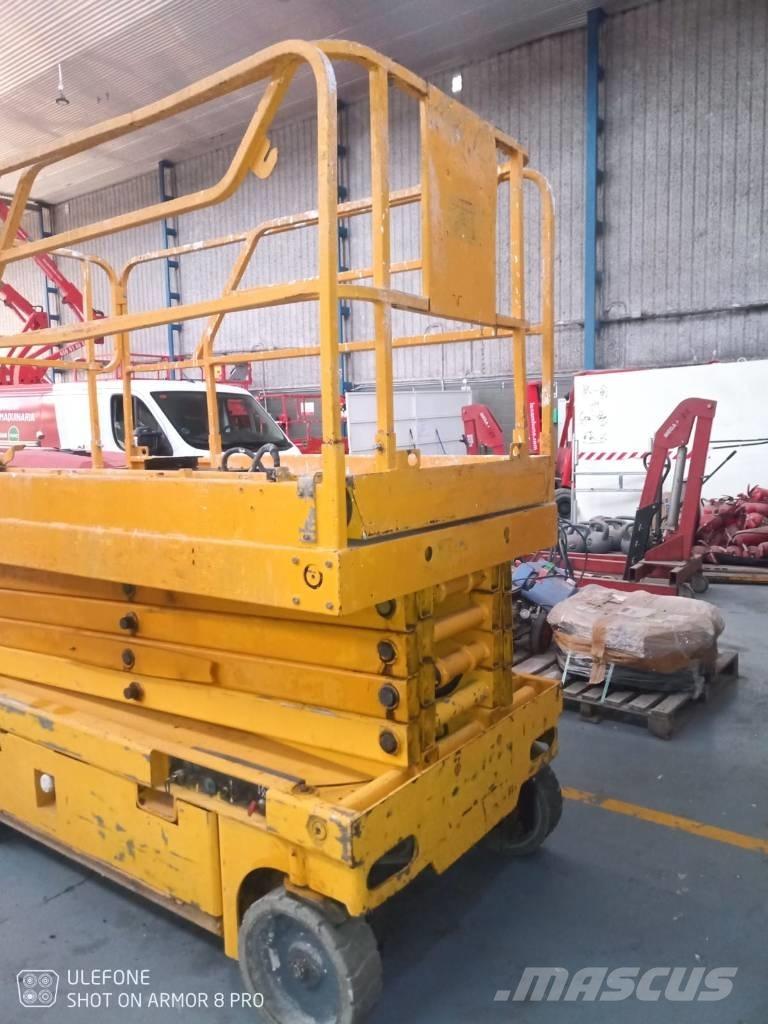 Haulotte Compact 12 剪式升降機