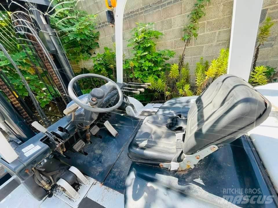 TCM FD100Z8 柴油卡車