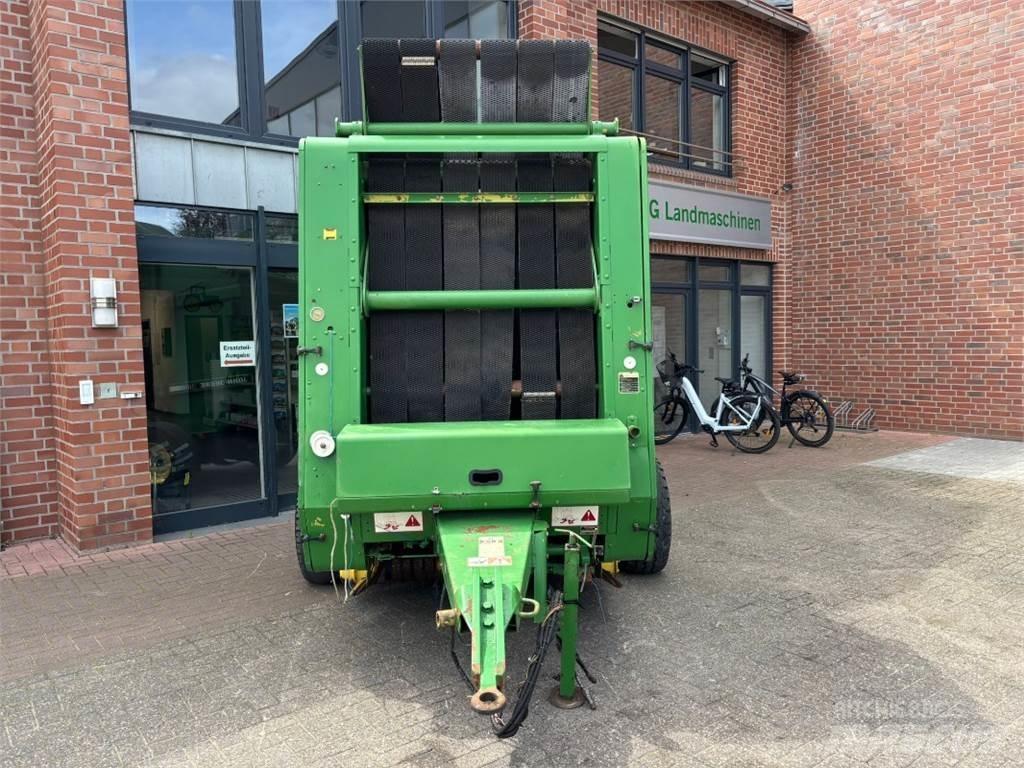 John Deere 550 圓型牧草打包機