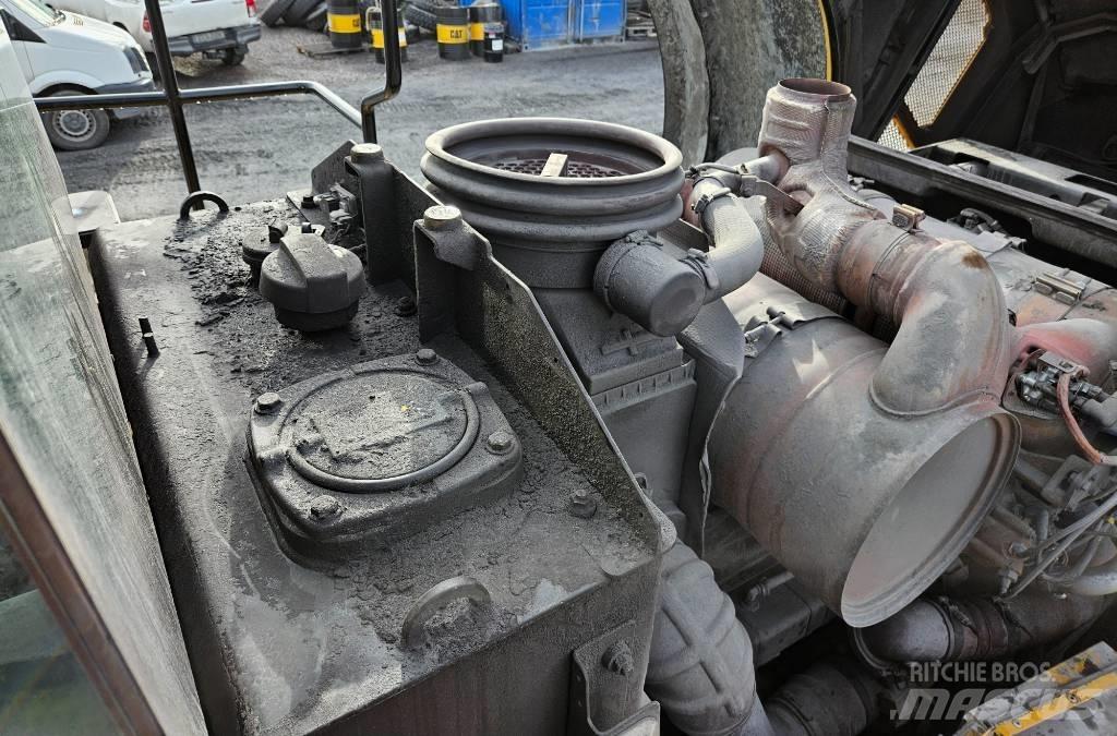 CAT 982 M 輪胎式裝載機