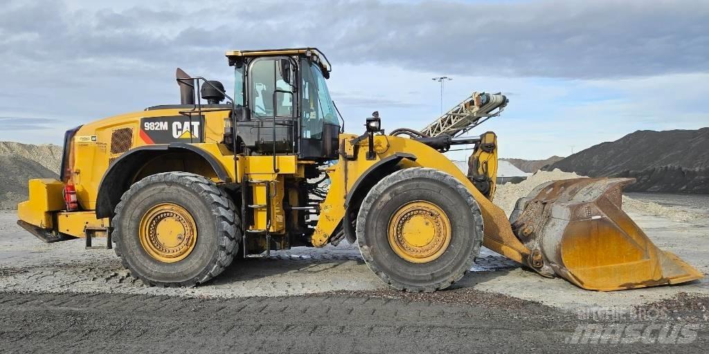 CAT 982 M 輪胎式裝載機
