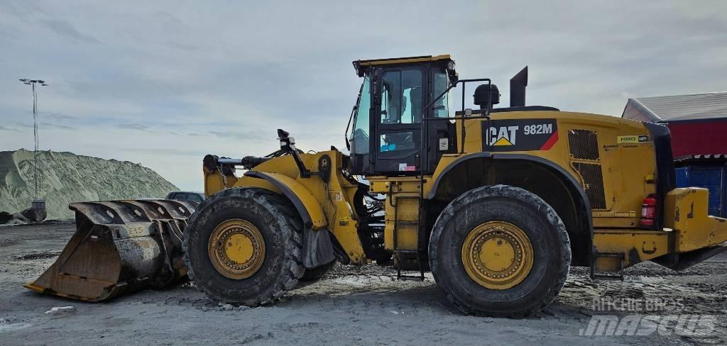CAT 982 M 輪胎式裝載機