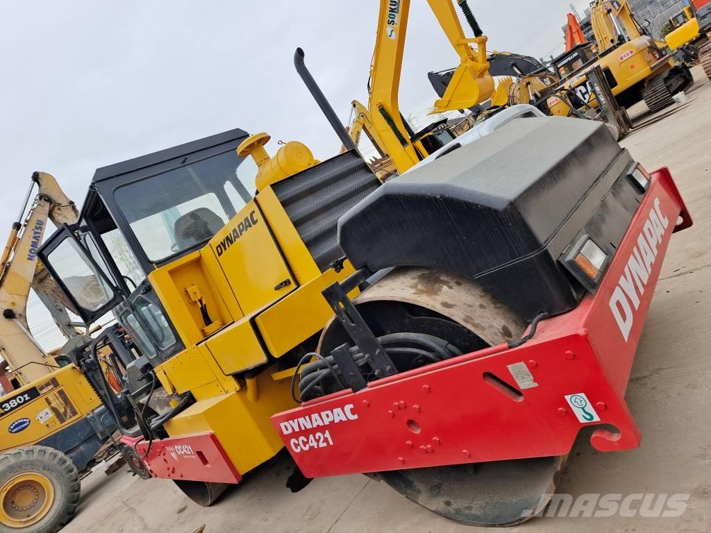 Dynapac CC 421 雙輪滾壓機