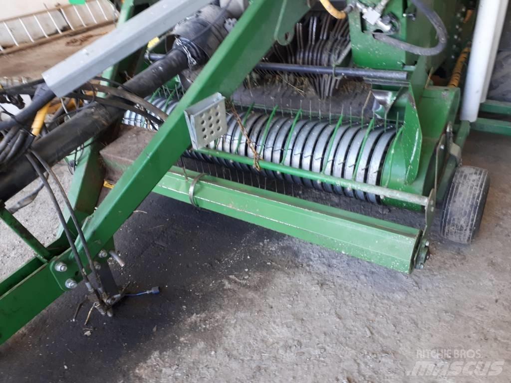 Agronic 1302 RR 圓型牧草打包機