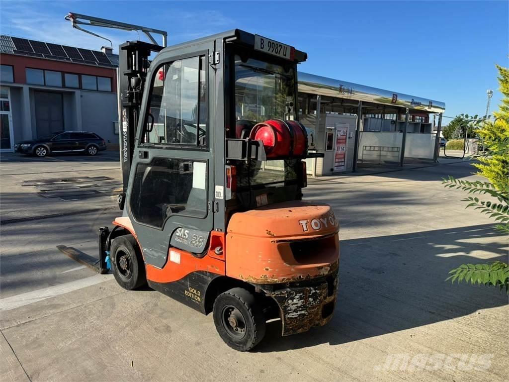 Toyota 7FGF25 液化石油氣LPG卡車