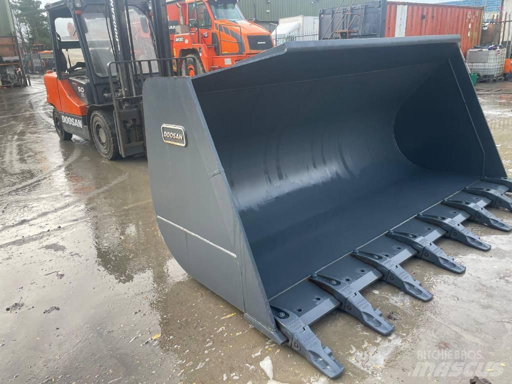 Doosan DL 420-3 鏟斗