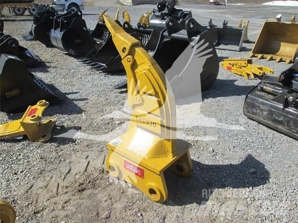 Emaq CAT320 鬆土機