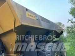 CAT 740 B 鉸接式起吊車