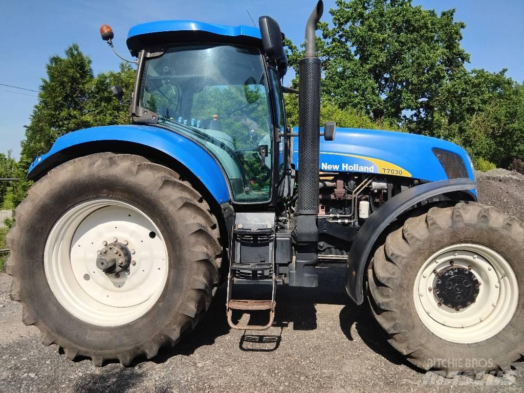 New Holland T7030 曳引機