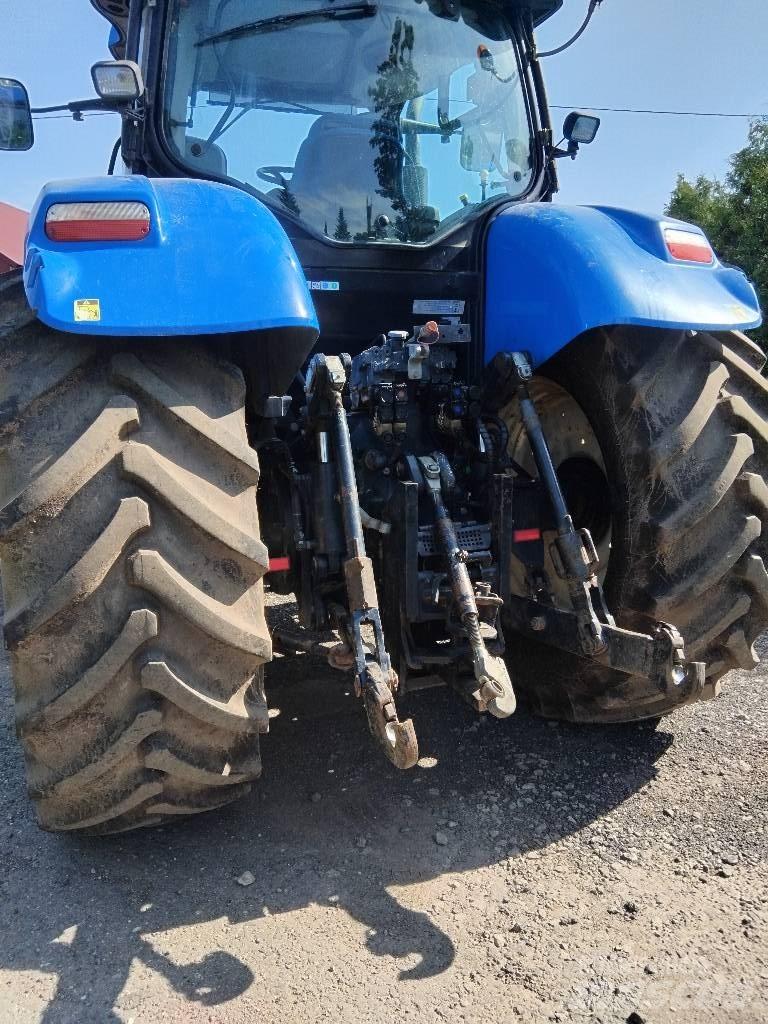 New Holland T7030 曳引機