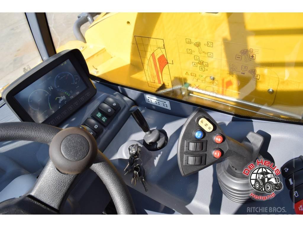 Eurotrac TH25.6 伸縮臂操作車
