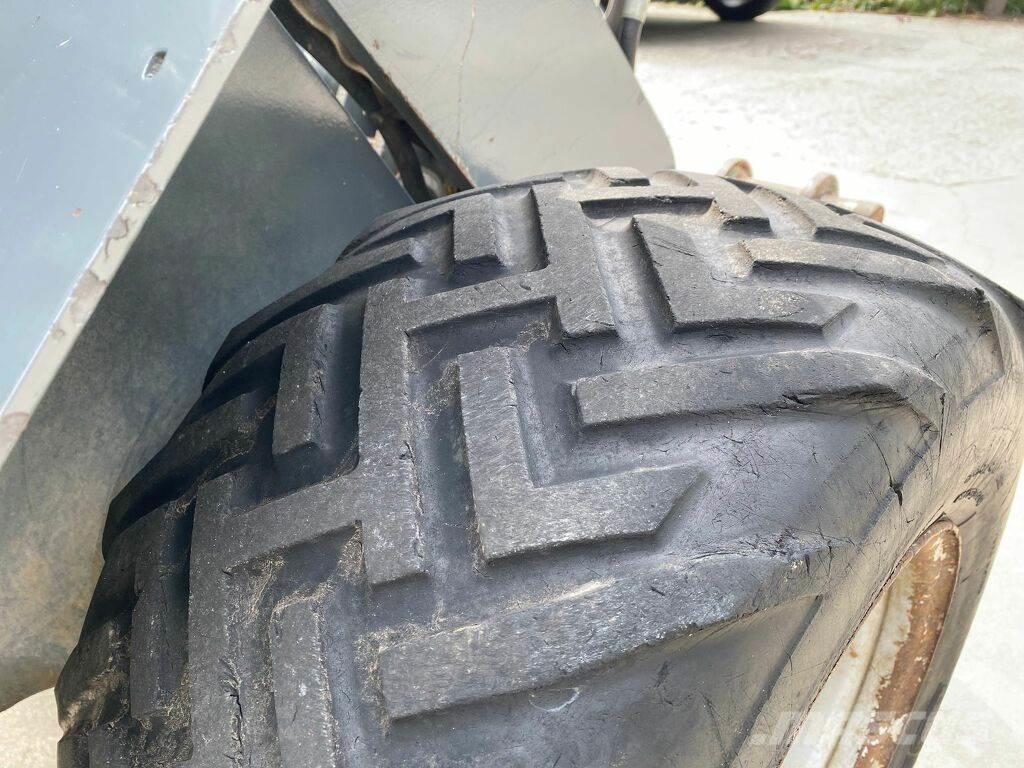 GiANT 332swt 輪胎式裝載機