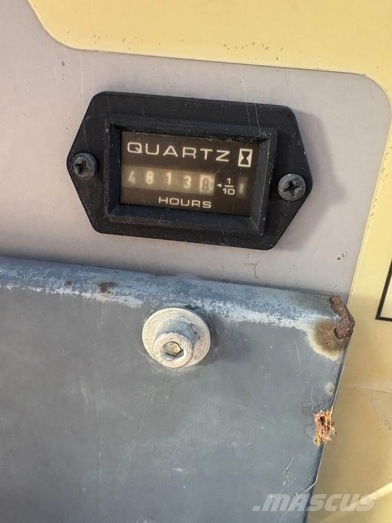 Aichi Sp12c 伸縮臂高空作業車