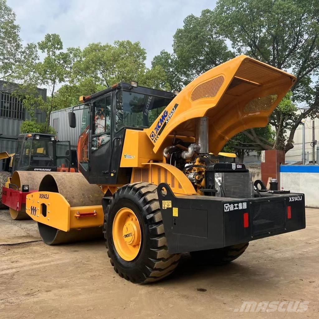 XCMG XS143J 單輪滾壓機