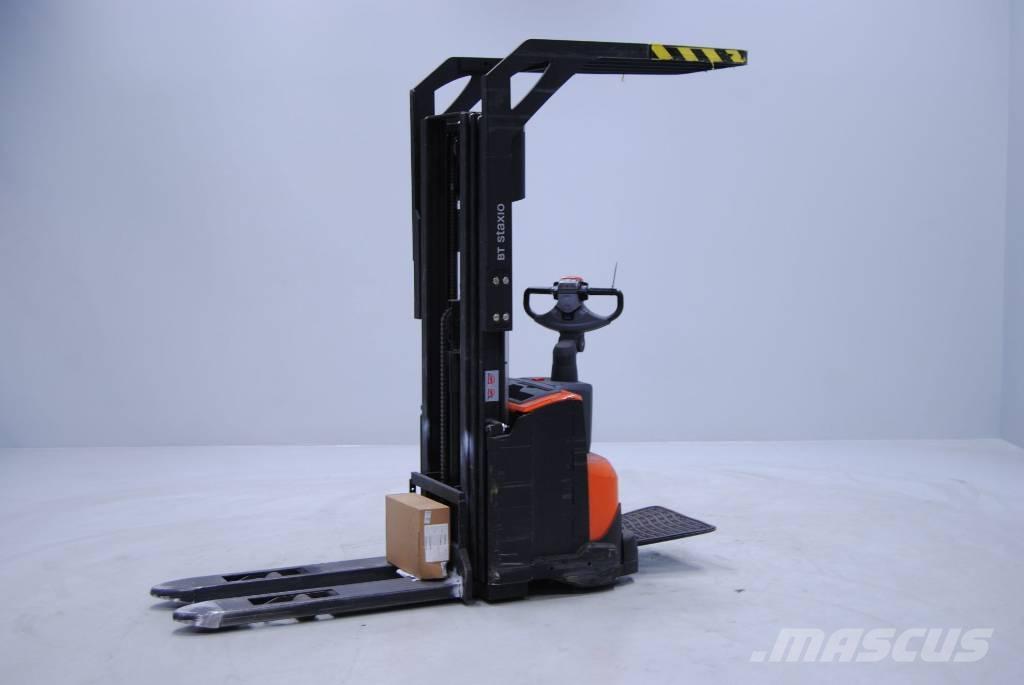 Toyota SWE120 行走控制式堆積機