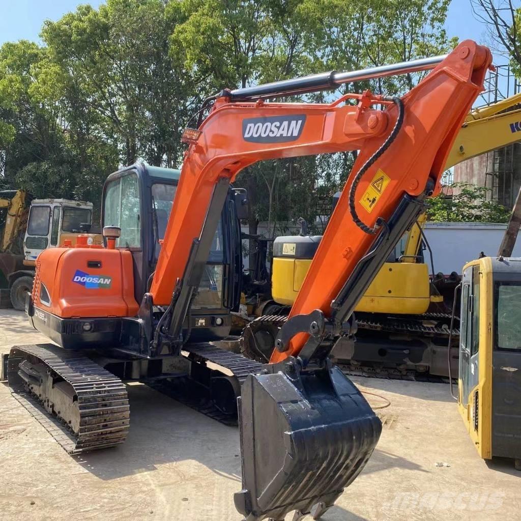 Doosan DX 55 小型挖土機/掘鑿機<7t(小型挖掘機)