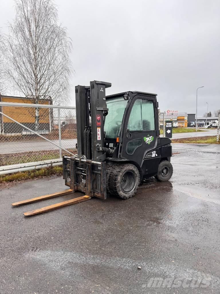 Mitsubishi FD 35 N3 柴油卡車