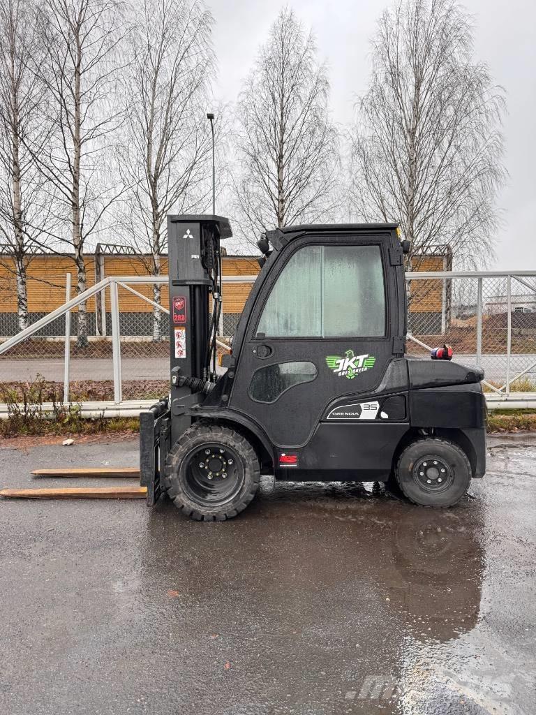 Mitsubishi FD 35 N3 柴油卡車