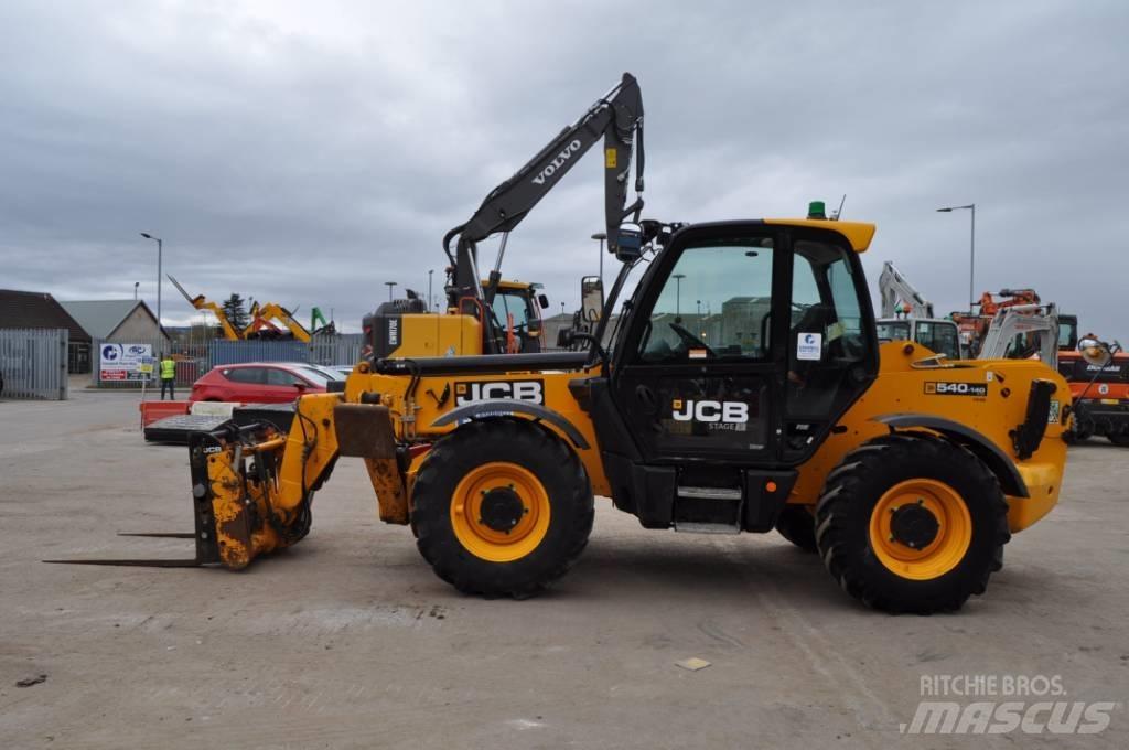 JCB 540-140 伸縮臂操作車
