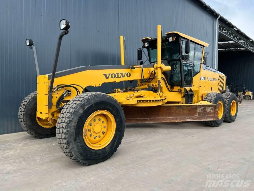 Volvo G946 平土機