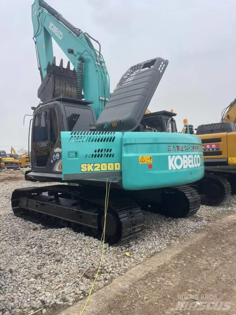 Kobelco 神钢 200 D 中型挖土機/掘鑿機/挖掘機 7t-12t