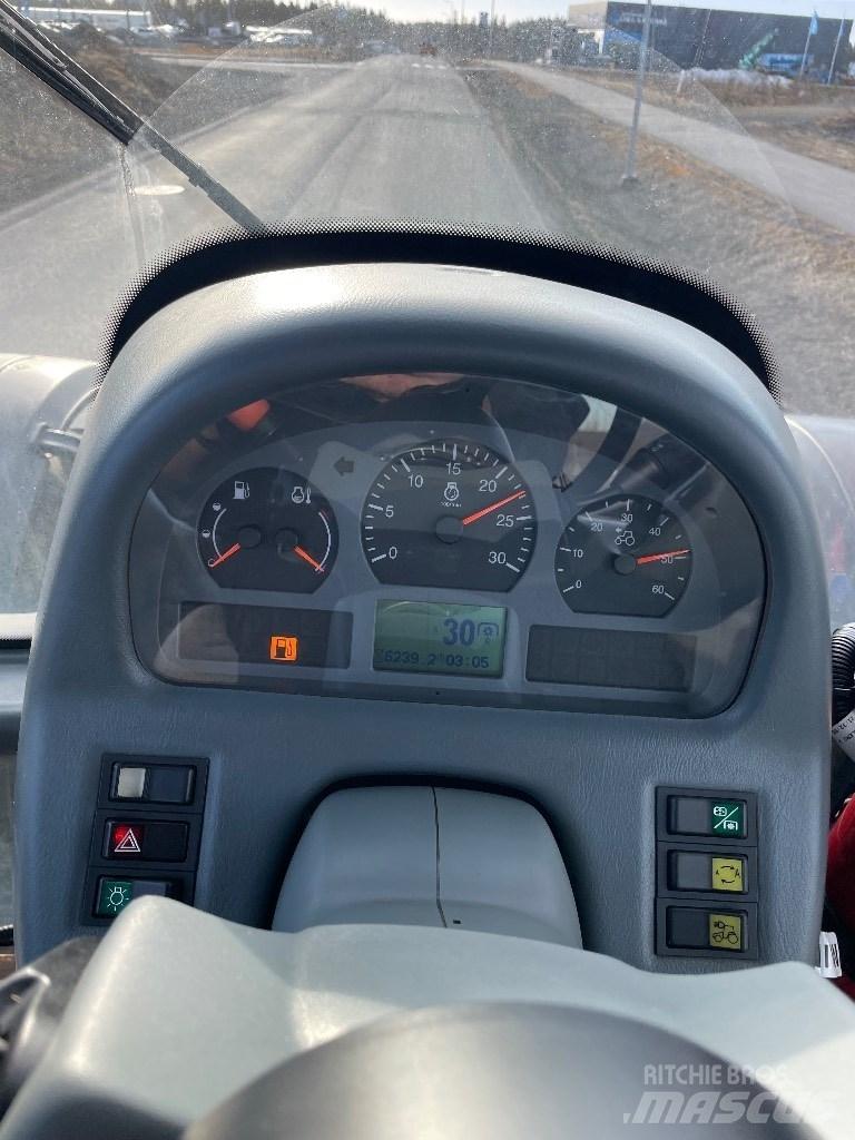 Valtra T151 曳引機