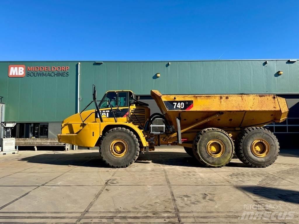 CAT 740 鉸接式起吊車