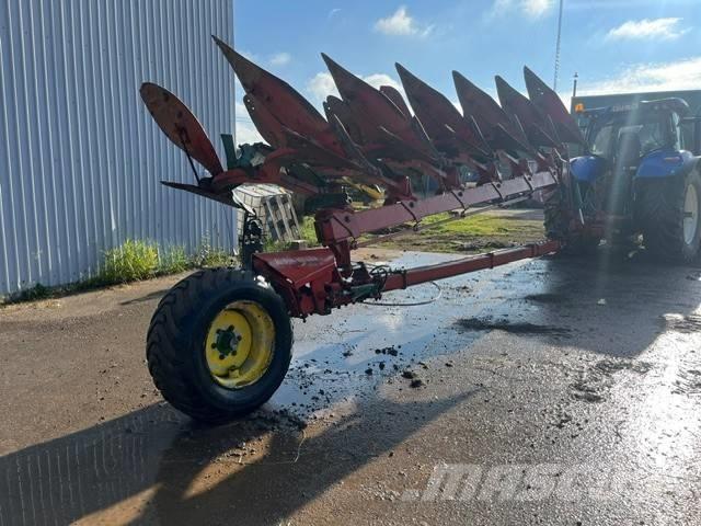 Kverneland 100-8 雙向犁