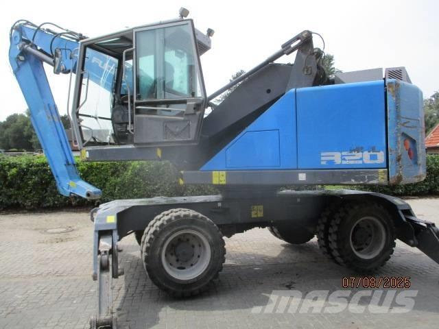 Fuchs MHL 320 廢棄物/工業用操作車