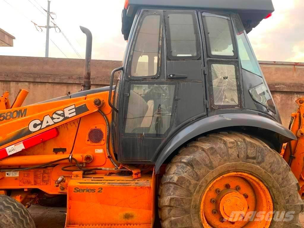 CASE 580 M 反鏟裝載機