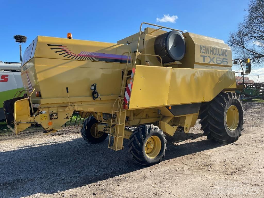 New Holland TX 66 聯合收穫機