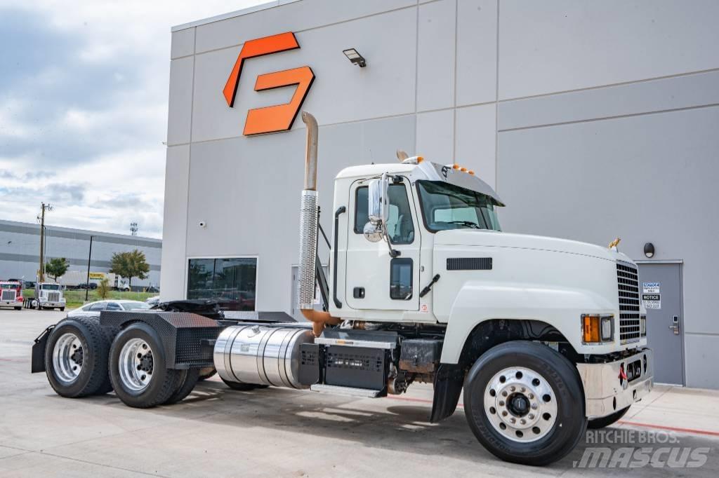 Mack Pinnacle 64T 曳引機組件